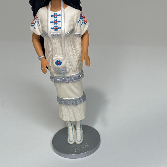 Vintage 1996 Dolls of the World Native American Barbie Ornament - Picture 2 of 6
